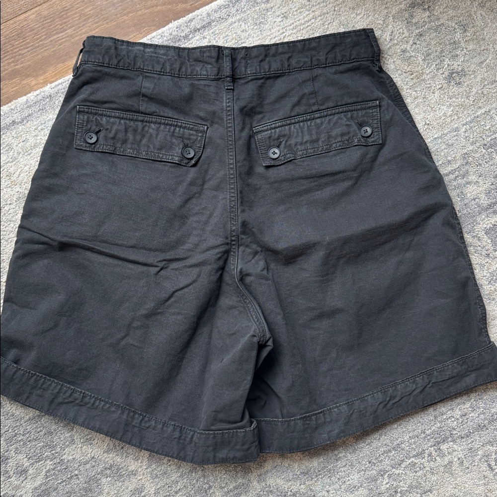 Everlane Pleated Short - Size 10 - Picture 3 of 3